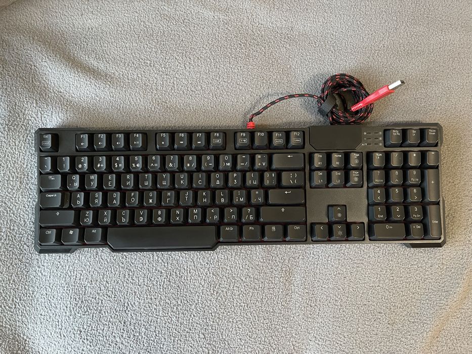 BLOODY B540 - геймърска клавиатура