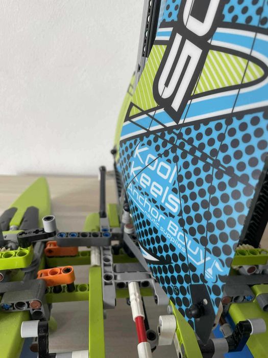 LEGO Technic Catamaran (Катамаран Лего) 42105