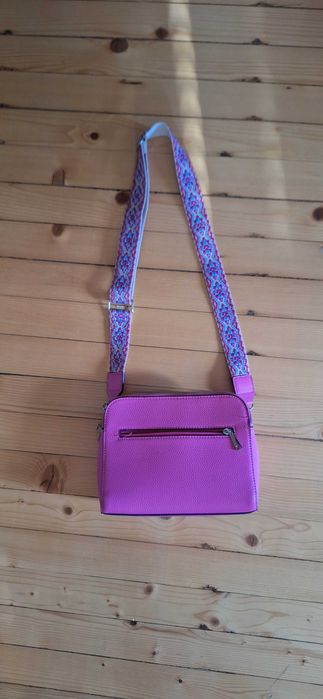 Чанта през рамо в свежо розово