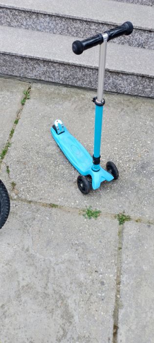 Vând bicicletă şi trotinetă