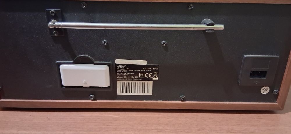 Elta -radio fm,mw,am,sw cu ceas 230V ,stereo,afisaj