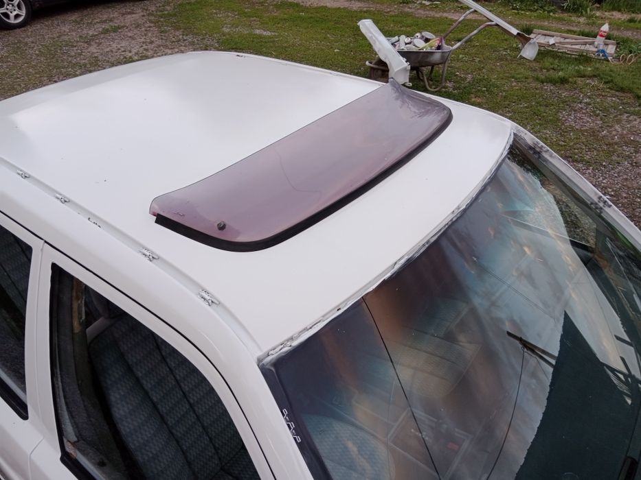 W201 190 ветровик оригинал