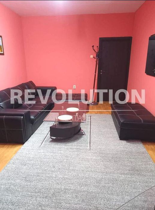 Дава се под наем Двустаен апартамент в Варна, Център - 65 кв.м за 475 € - Снимка #2