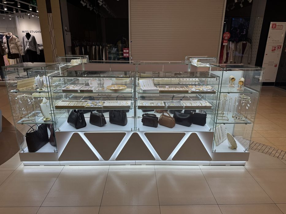 Витрины и островки на заказ