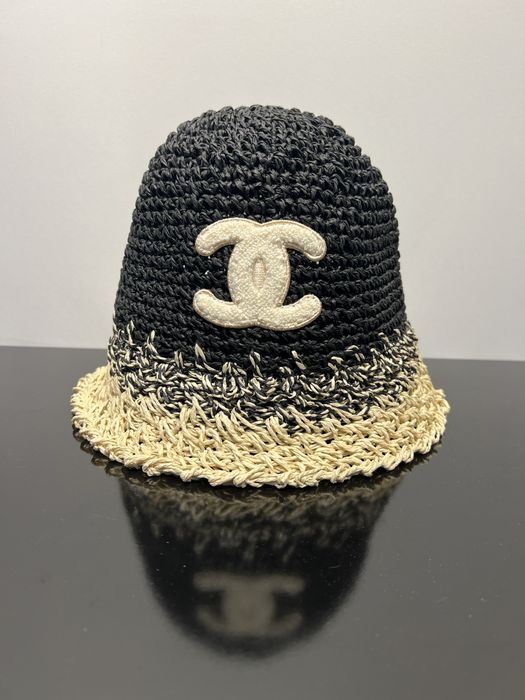 Дамска шапка Chanel , Lowe