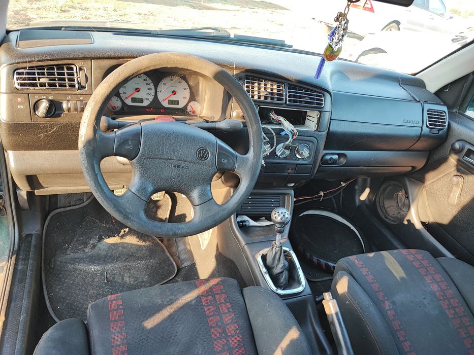 Golf 3 1.4 НА ЧАСТИ