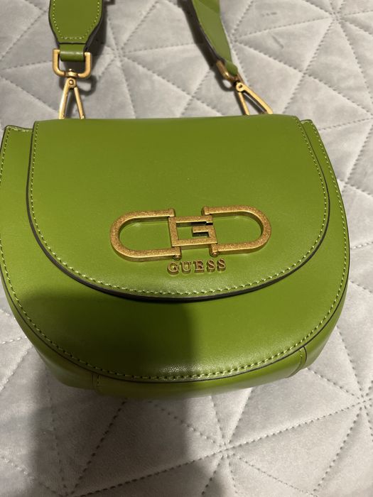 Нова чанта Guess