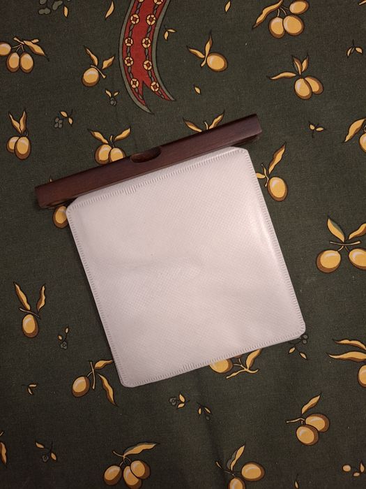 Suport din lemn pentru diverse obiecte, CD uri