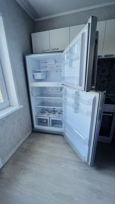Продам 2-х камерный холодильник самсунг в отличном состоянии