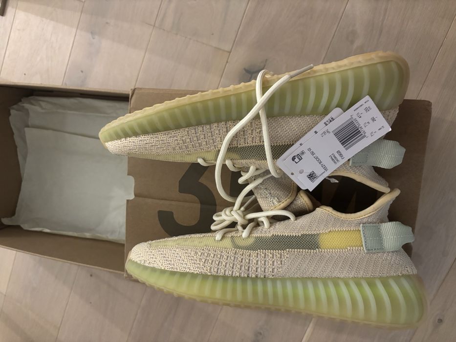 Yeezy 350 V2  41 1/3