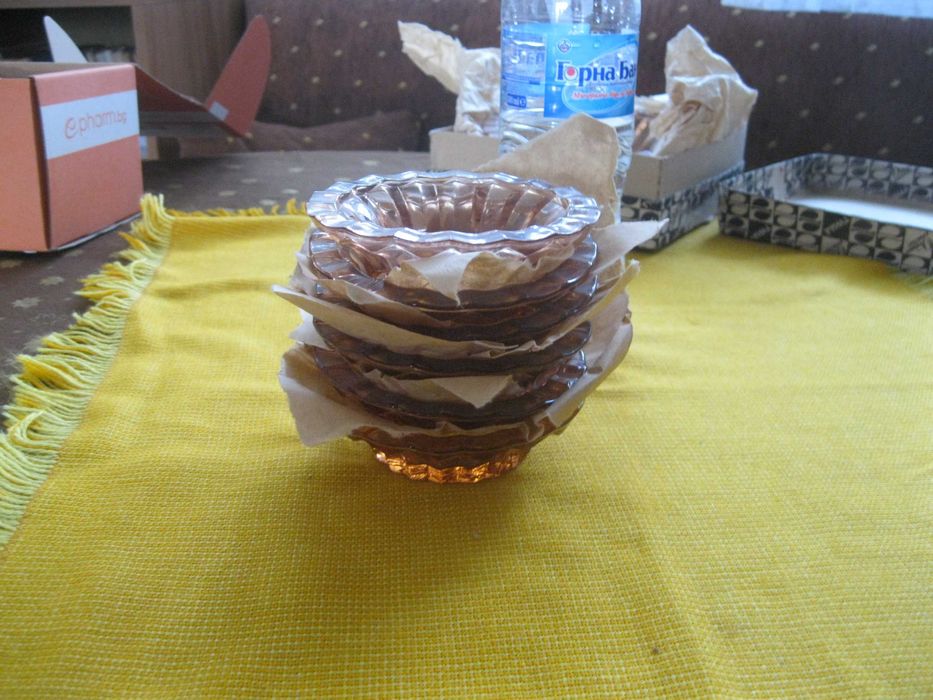 Комплект за сладко  :  6 малки и 1 голяма