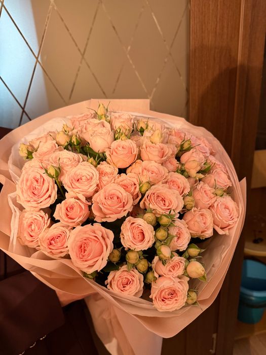 Букет кустовых роз