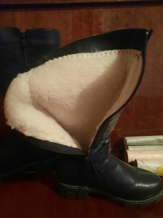 Продам сапожки на девочку