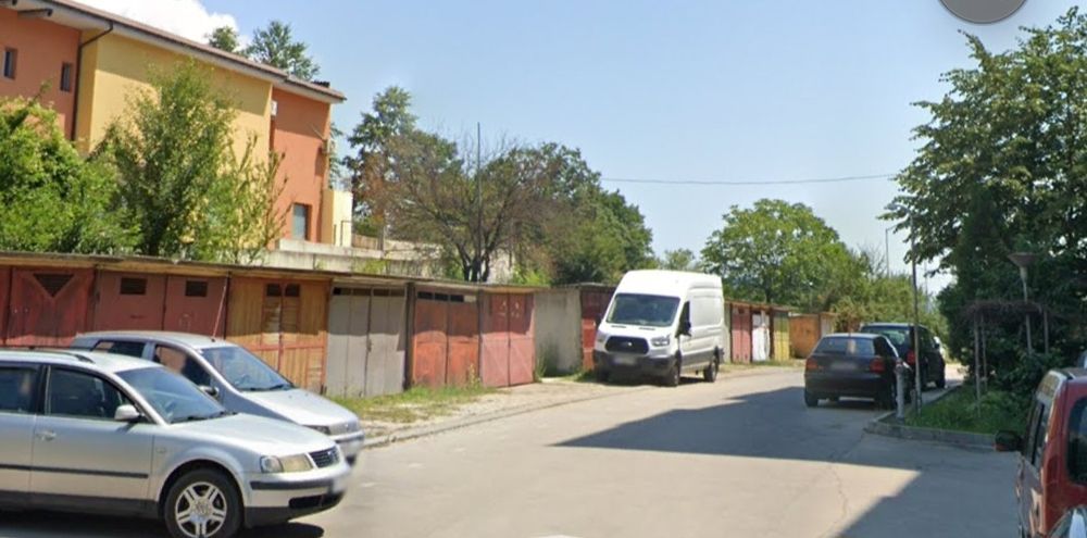 Дава се под наем Гараж / Паркомясто в Габрово, Трендафил 1 - 22 кв.м за 51 € - Снимка #1