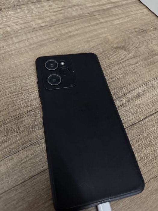 Продам poco x5 pro 5g.