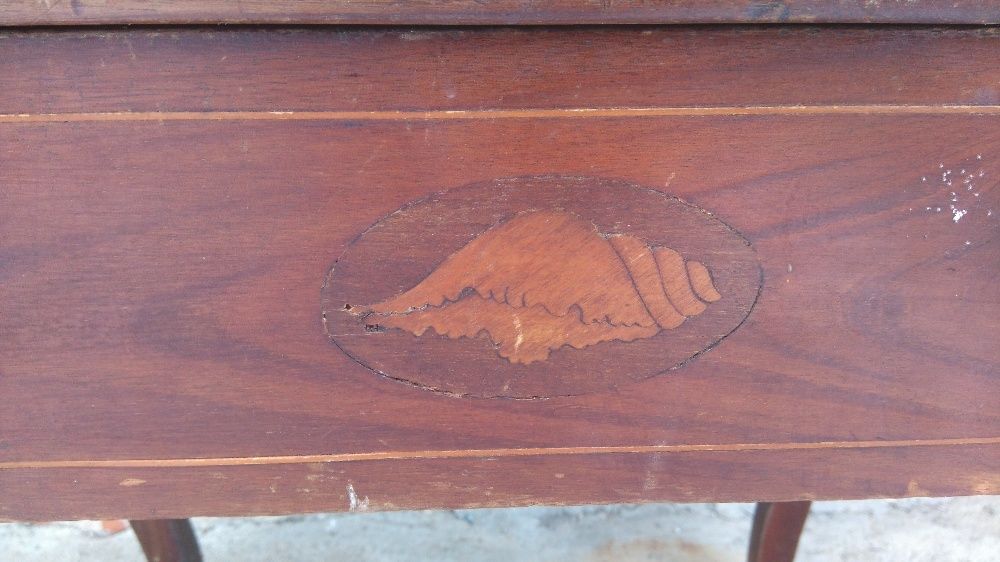 Стол античен