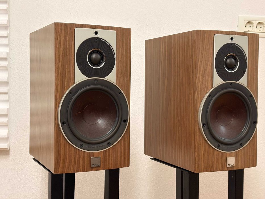 Boxe High-End DALI RUBICON 2 | Walnut (Nuc) | Tehnologie SMC | impecabile