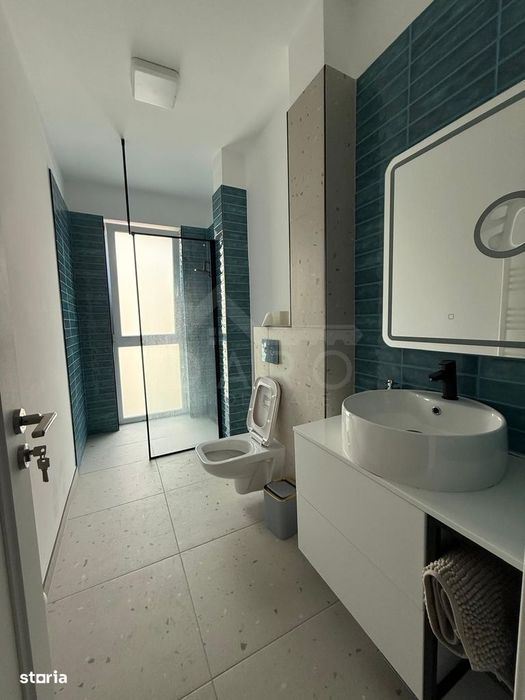 Inchiriez apartament cu 2 camere , bloc nou