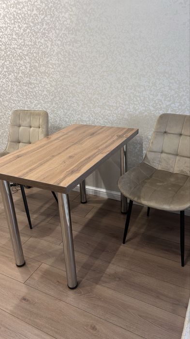 Продам стол и 2 стула