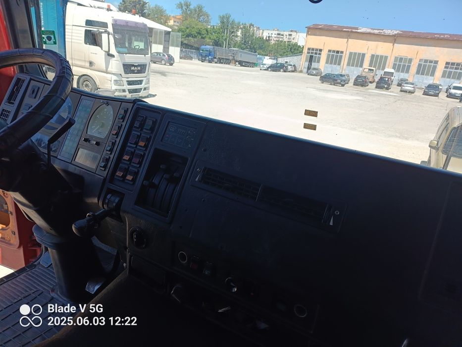 MAN 19422 4x4 тристранен самосвал с кран