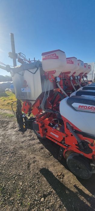 Semanatoare sola 6 randuri  cu fertilizare  florea soarelui si porumb