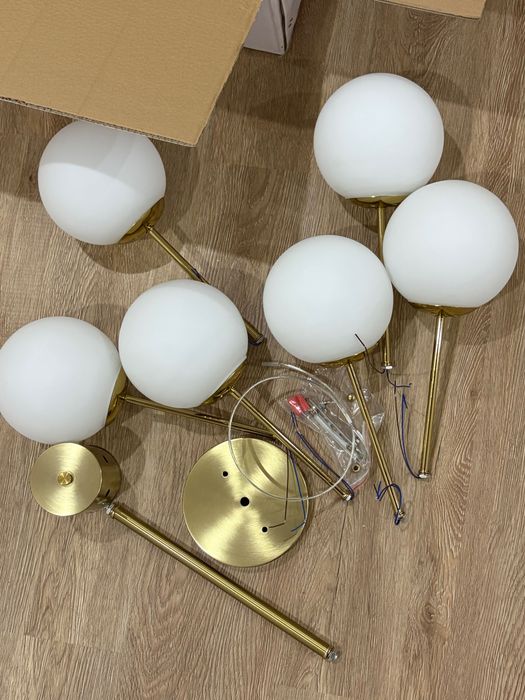 Продам Новую красивую люстру