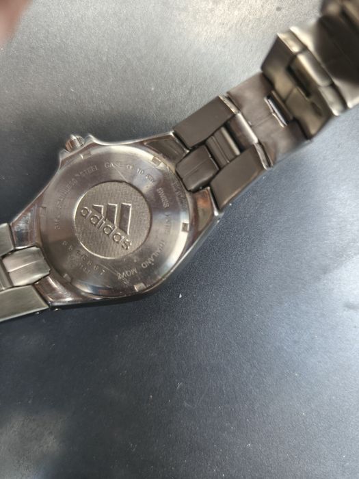 adidas кварцов аналогов часовник, черен циферблат, среб