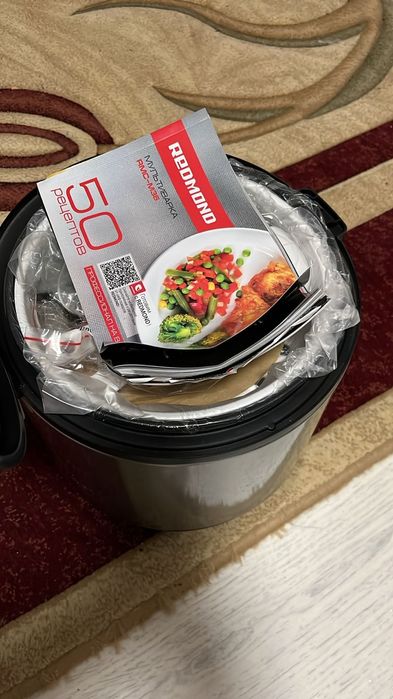 Мультиварка REDMOND