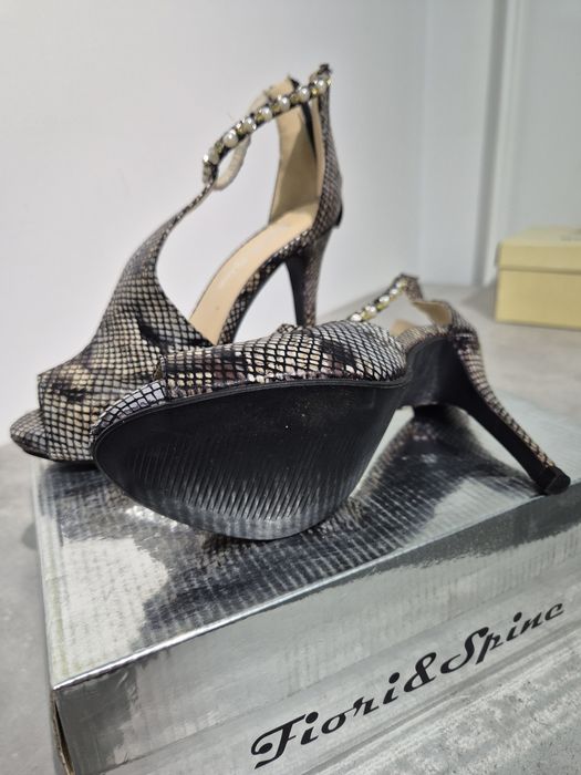 Vand pantofi cu toc open toe Fiori & Spine