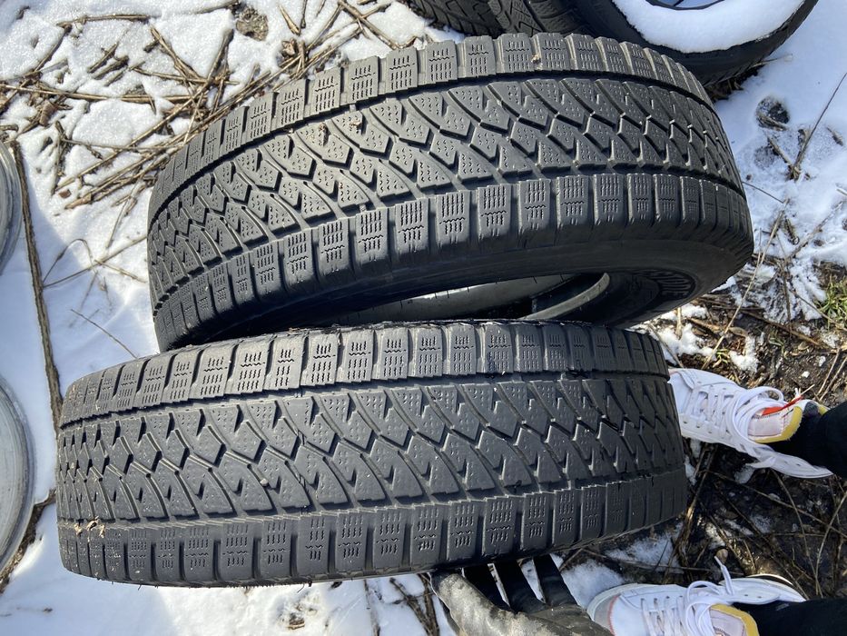 Doua anvelope M+S iarna : 215 75 16 C. - BRIDGESTONE -