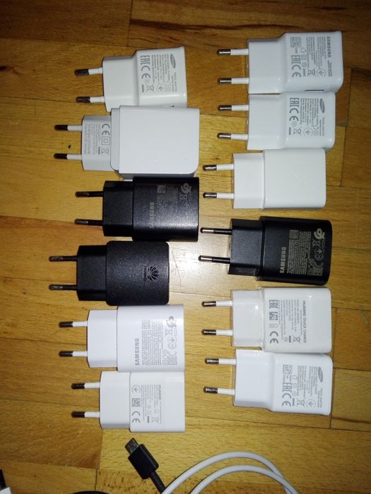 Зарядни за телефон таблет