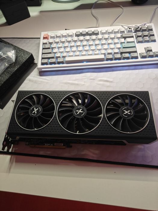 Placa video AMD 6750 XT in garantie