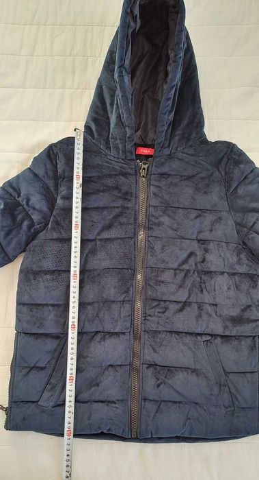 Тъмно синьо кадифено дамско яке с качулка