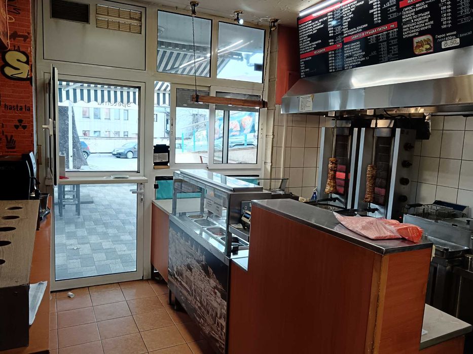 Продавам бизнес бърза закуска, Плевен,идеален център.