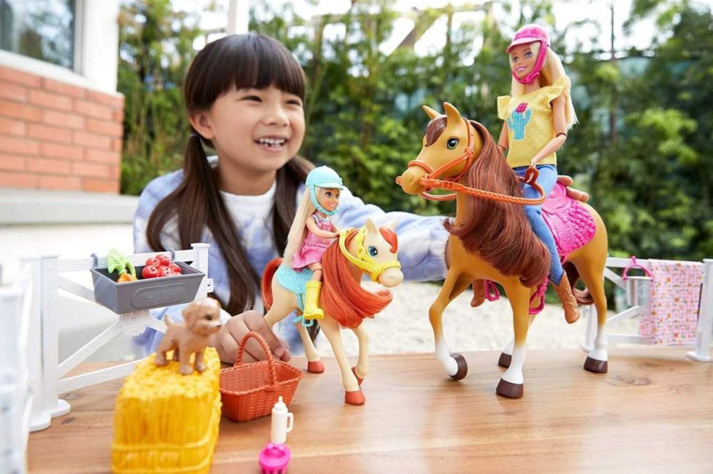 Игровой набор кукол Barbie Барби, Челси и любимые лошадки