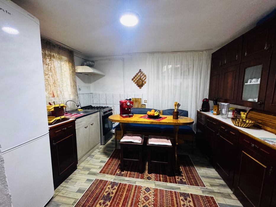 Inchiriez cabana in Statiunea Parang