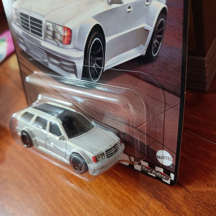 Mercedes-Benz E36 AMG Hot Wheels Premium