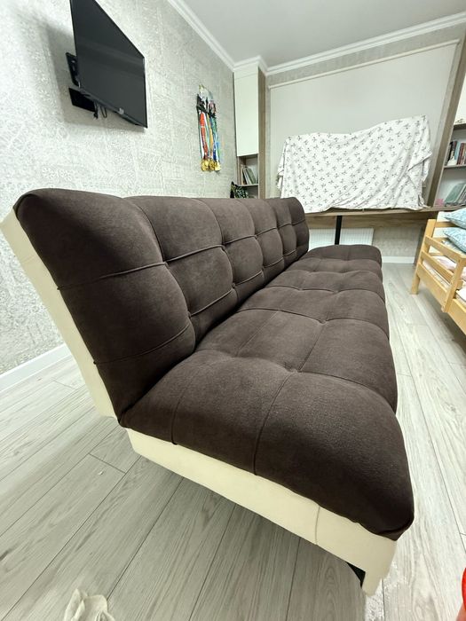 Продам диван в отличном состоянии.