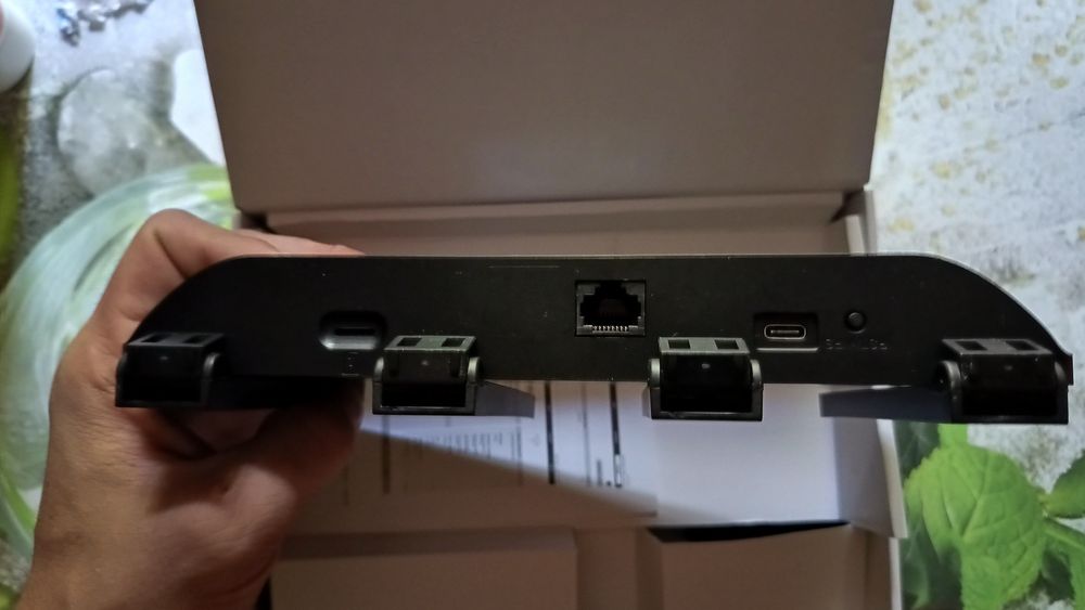 Продаю модем SW-CPE-C2A4W5 черный