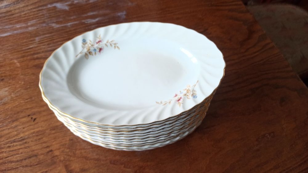 Сервизи чинии български порцелан