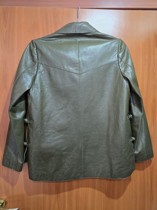 Jachetă scurtă de piele