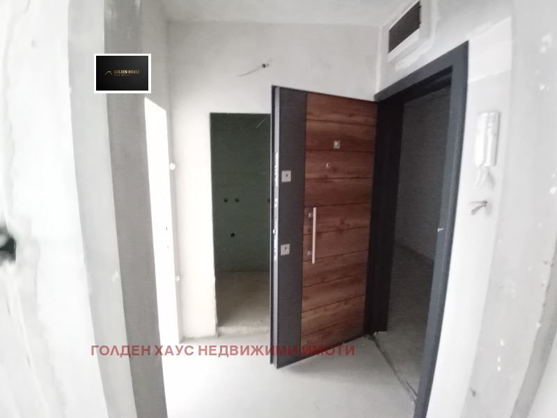 Продава се Двустаен апартамент в Перник, Изток - 62 кв.м за 806 €/кв.м - Снимка #6