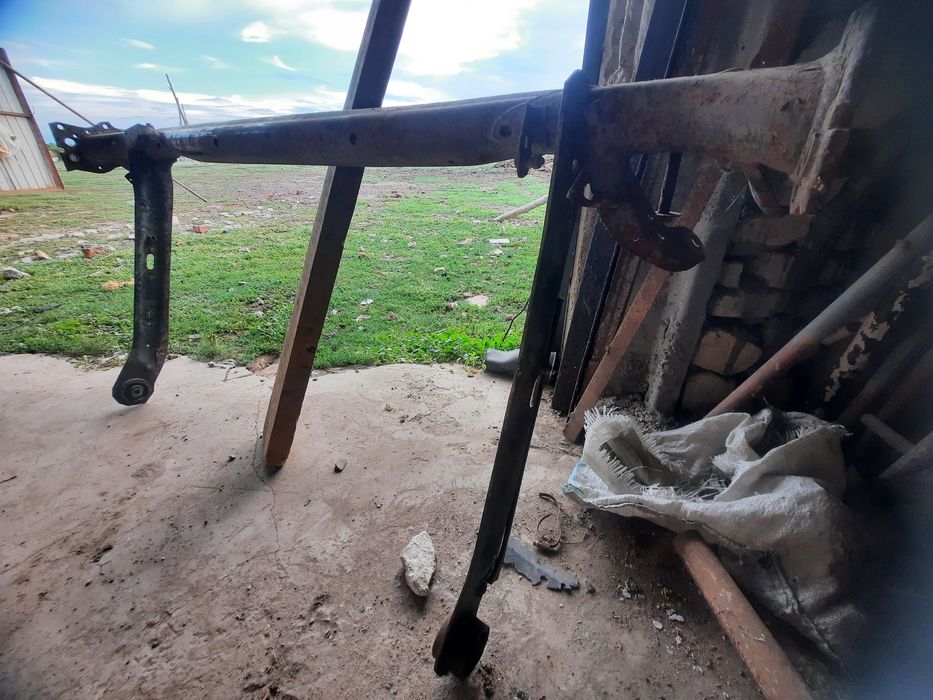 Балка ауди 100 с4