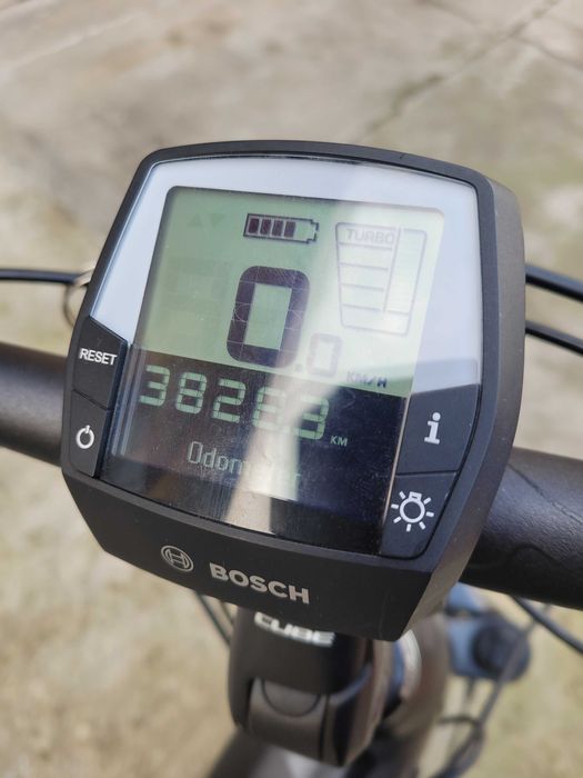 Bicicleta  electrica cube  28