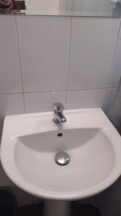 inchiriez garsoniera cu terasa IN CENTRU ,langa CASA MODEI