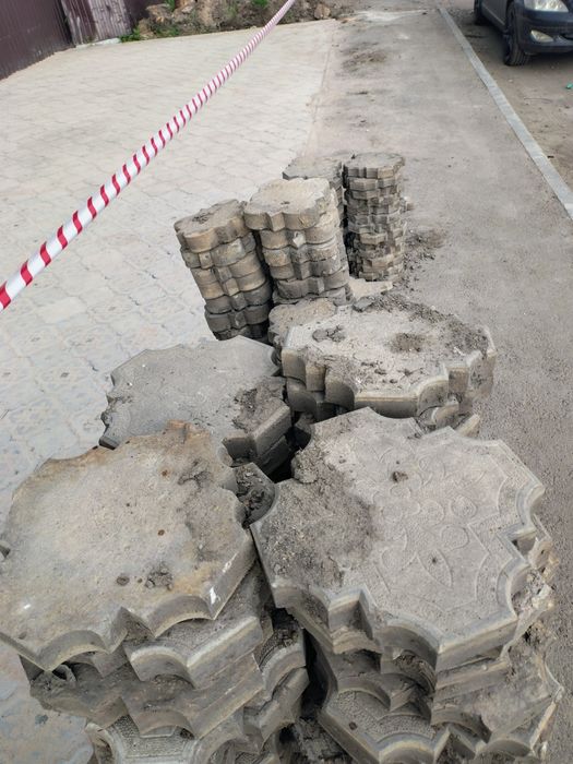 Продам брусчастку клевер б/у