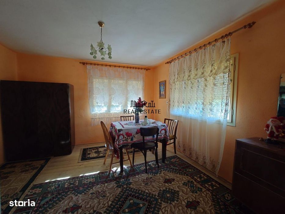 Casa si Teren Criscior