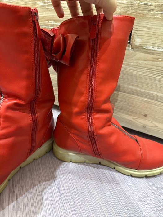 Червени дамски ботуши с панделки