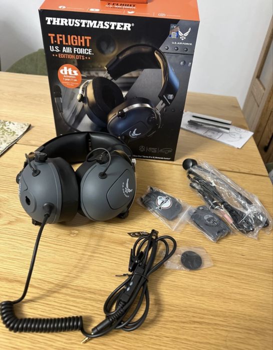 Casti Thrustmaster