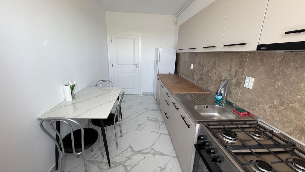 Inchiriez Apartament 2 camere decomandat